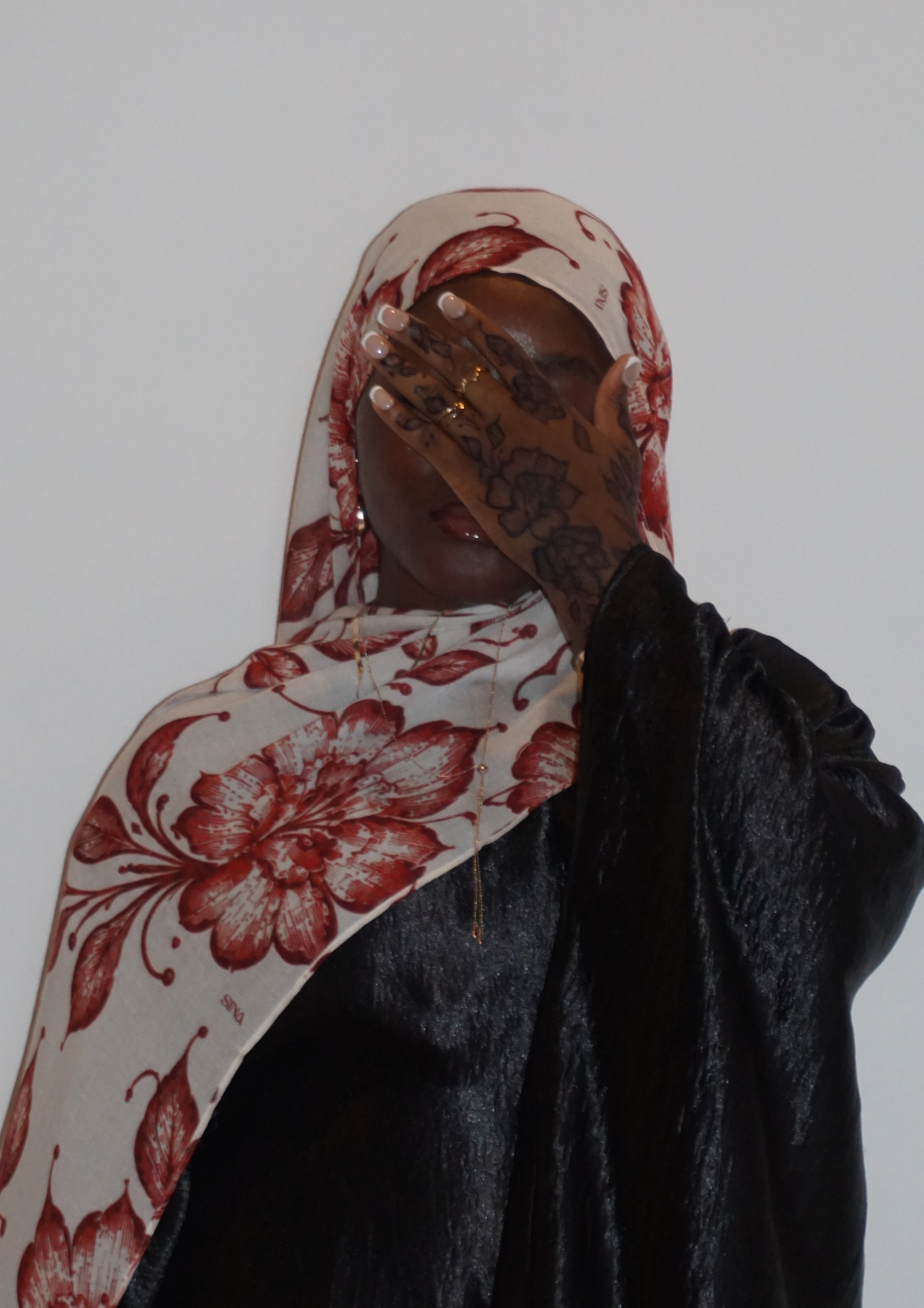 scarlet khaleeji