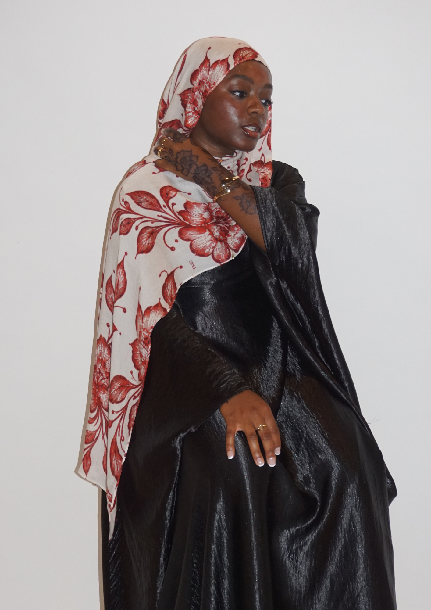 scarlet khaleeji